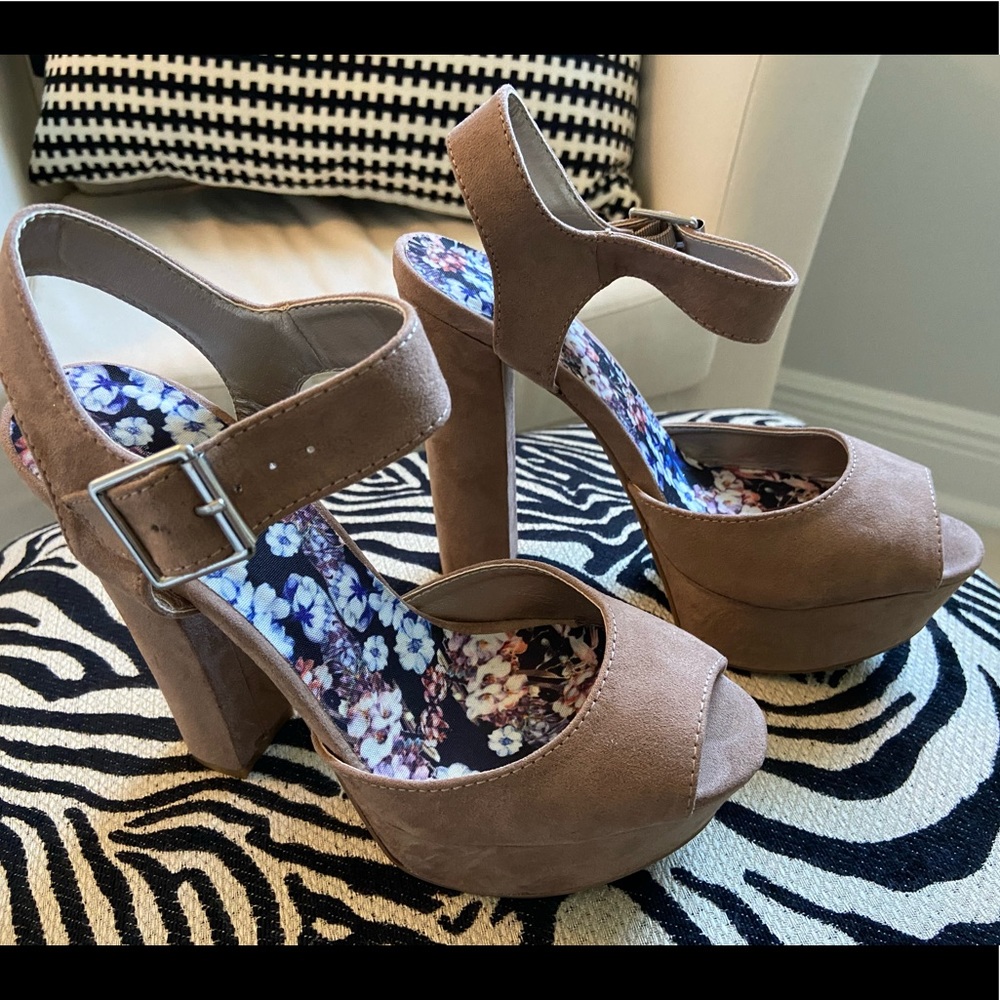 High Heel Sandals 👡